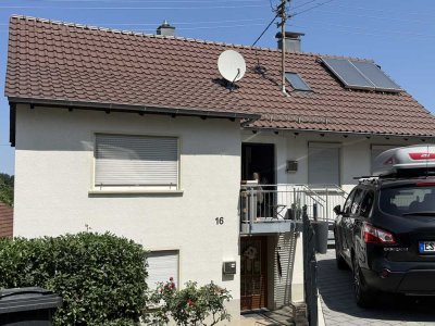 Einfamilienhaus mit vermieteter Einliegerwohnung und großem Grundstück zu verkaufen (Ohne Makler)