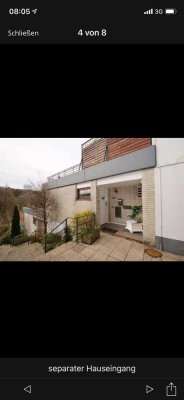 Stilvolle, modernisierte 3,5-Zimmer-Terrassenwohnung mit Balkon und EBK in Wuppertal