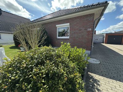 Traumhaft schöner Bungalow mit toller Raumaufteilung, gepflegter Garten und in direkter Kanalnähe!