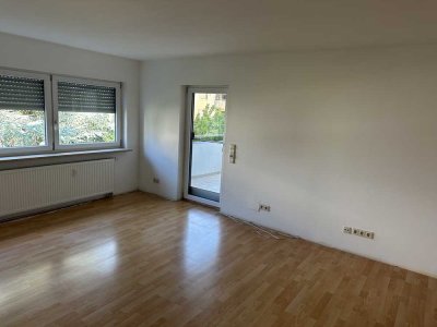 Erschwingliche und vollständig renovierte 4,5-Zimmer-Wohnung mit Einbauküche und Balkon in Besigheim