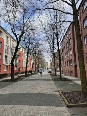Charmante 2-Zimmer-Wohnung mit Altbauflair - kernsaniert & sofort verfügbar