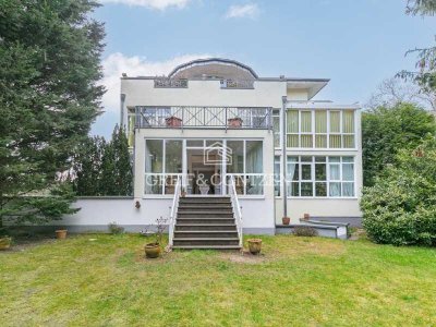 Großzügige Etagenwohnung mit separatem Eingang und eigenem Garten