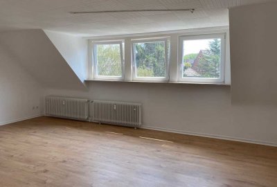 2-Raum-DG-Wohnung in Krefeld Uerdingen in ruhiger Lage nahe dem Rhein