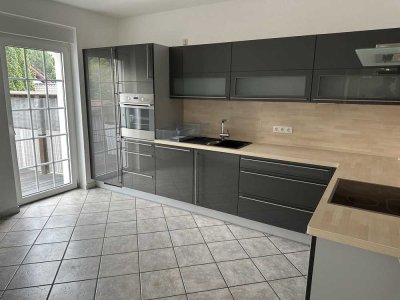 95qm Wohnung hell, freundlich mit Terrasse in Jugendstilvilla, Küche vorhanden, Flamersheim