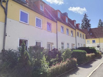 Frei ab sofort, niedliche und helle 2 Zimmer Wohnung.