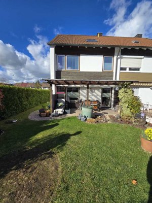 Geräumiges, modernisiertes Reiheneckhaus in Top-Lage mit Garten und Garage in Germering von Privat