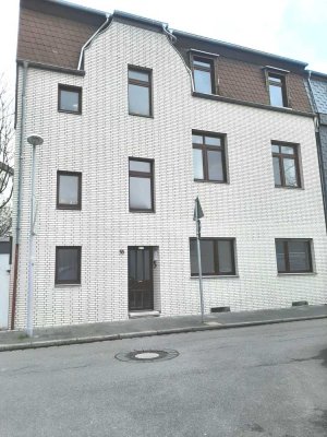 Renovierte 3,5-Zimmer Erdgeschosswhg. und barrierearmes Badezimmer in Mülheim an der Ruhr