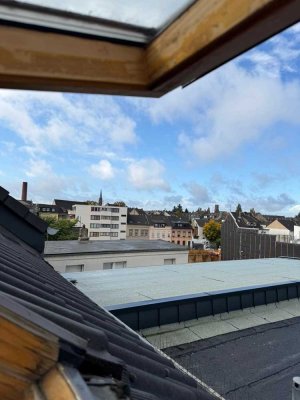 Helle 2-Zimmer Dachgeschosswohnung in Krefeld-Cracau