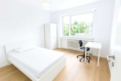 Helle 4-Zimmer Wohnung mit 2 Balkonen (WG-geeignet)