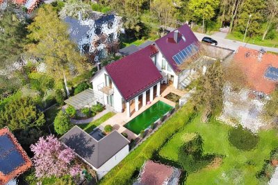 Erfüllung aller Wünsche! Luxuriöse Villa in grüner Lage von Gröbenzell