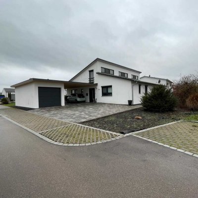 Elegantes und modernes Einfamilienhaus mit separater Wohnung