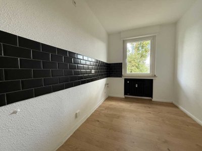 Sanierte 2-Zimmer Wohnung mit großem Balkon - sofort bezugsfrei