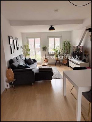 Tolle City Dachgeschosswohnung mit 2 PKW Stellplätzen