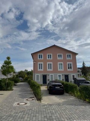 5-Zimmer! Schicke Doppelhaushälfte  Einbauküche und Fußbodenheizung!