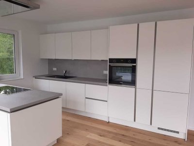 Sonniges Penthouse - 1.100 €, 83 m², 3 Zimmer - Blick ins Grüne