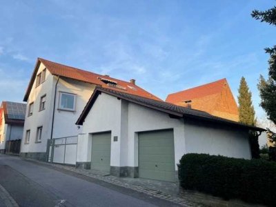 Schönes 3 Familienhaus in ruhiger Wohnlage mit Potential (ausbaufähige Scheune)