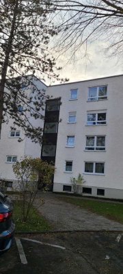 GEPFLEGTE 2 ZIMMER WOHNUNG MIT BALKON EBK UND TG STELLPLATZ  IN RUHIGER STADTLAGE
