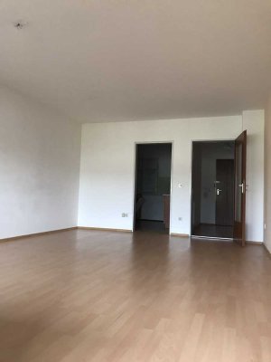 Geschmackvolle 2-Raum-Wohnung mit Balkon und EBK in Freising