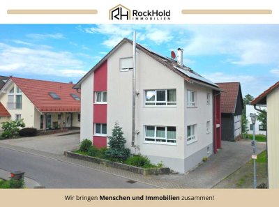 Modernes Zweifamilienhaus mit großzügigem Grundstück und Scheune!