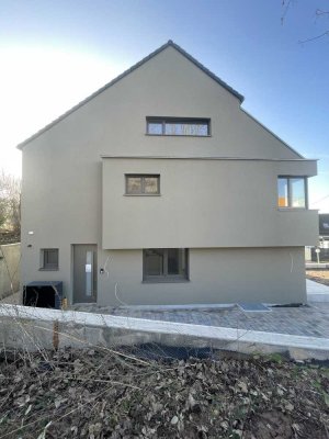 Neubau - Architekten Traumhaus an erhöhter Lage mit Keller