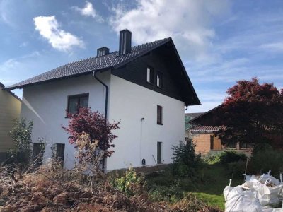 Charmantes Eigenheim mit Garten und Dachgeschoss-Potenzial – Ihr Rückzugsort im Grünen!