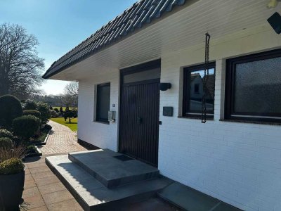 Schöner Bungalow mit Garage, Carport und Wintergarten in Elmeloh