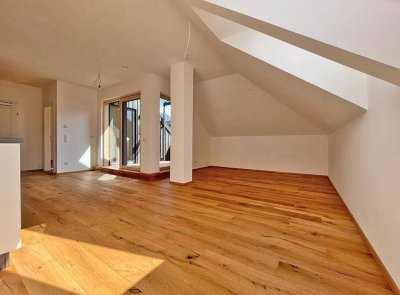 Zweitwohnsitzfähige Stadtwohnungen im historischen Altbau - Dachgeschoß -Provisionsfrei