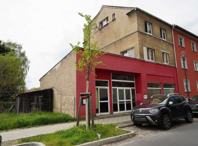 Hauptstadtmakler-Bezugsfreies Mehrfamilienhaus mit Gewerbeeinheit