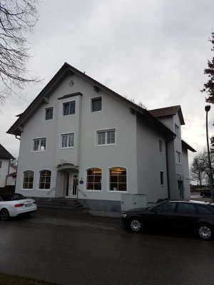 Helle 3-Raum-Wohnung mit Süd-Balkon in Langenpreising