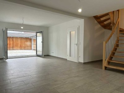 Pflegeleichte Immobilie - moderne Doppelhaushälfte im unteren Vilstal