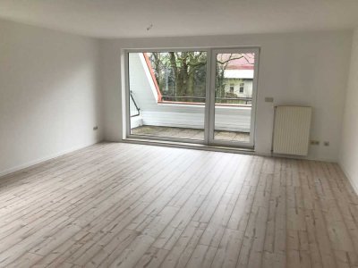 Bald frei: sonnige 3-Raumwohnung in der 1. Etage, mit Balkon & Tageslichtbad + 2 Stellplätze on top!