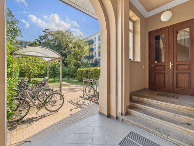 Denkmalschutz: Vermietete 2-Zimmer-Dachgeschosswohnung des begehrten Bachviertels in Leipzig