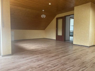 ++  3-Zimmer-DG-Wohnung mit toller Aussicht in sehr guter Lage++