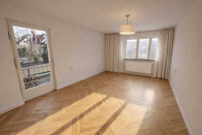 Großzügige kernsanierte 4-Zimmer-Wohnung mit Terrasse & neuer EBK in Stuttgart-Botnang (ca. 105m²)