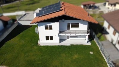 Ein Haus, zwei Welten – Raum für Familie, Freiheit und Möglichkeiten