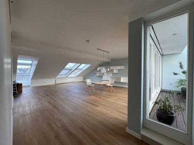 FFM-Holzhausenpark: Eine Maisonettewohnung der Extraklasse: 2 Bäder, 2 Balkone, Skylineblick!
