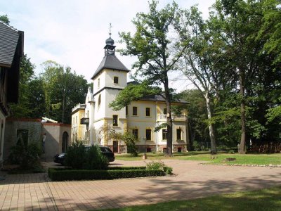 Exklusive DG-Loft im JAGDSCHLOSS "Zeititz" - 210 m² + Park, Pool & Stellplätze zu Vermieten