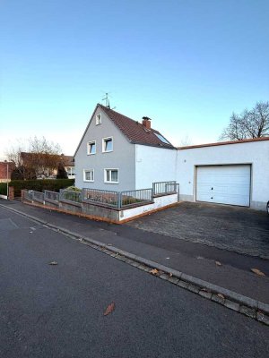 Renoviertes Zweifamilienhaus mit Einliegerwohnung in ruhiger Lage von Herbstein
