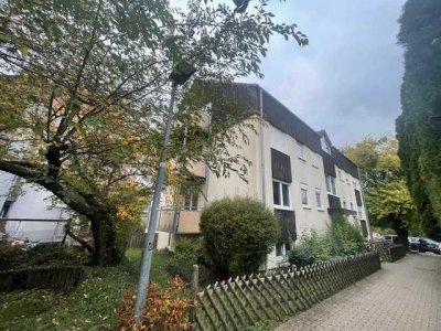 Gemütliche Dachgeschoß-Wohnung in Holzgerlingen mit EBK, Balkon und Stellplatz!