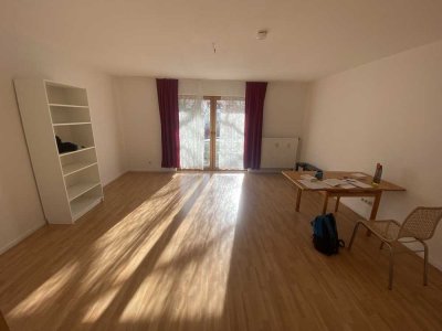 1-Zimmer Wohnung in perfekter Lage (470€ warm) mit Balkon