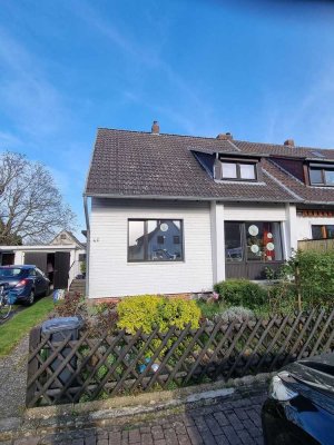 Doppelhaushälfte mit großem sonnigen Garten in 30627 Hannover Groß Buchholz
