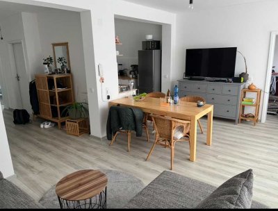 Dreizimmerwohnung mit eigenem Eingang, Balkon und Stellplatz in Wuppertal