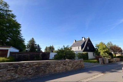 Seltene Gelegenheit: Wohnhaus plus Baugrundstück in top Lage
