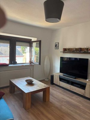 Top gepflegte DG-Wohnung in Frankfurt-Heddernheim – möbliert gegen Abstand