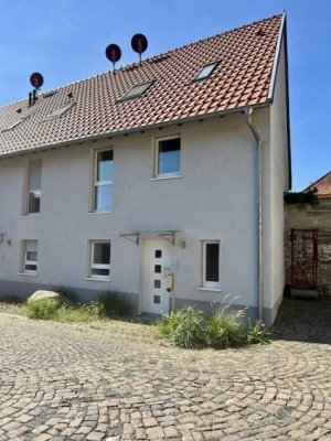Provisionsfrei! Hochwertiges Reiheneckhaus mit Garten in ruhiger Wohnlage