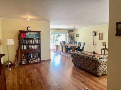 Stilvoll wohnen mit Blick ins Grüne – Exklusive 2-Zimmer-Terrassenwohnung nahe Festspielhaus