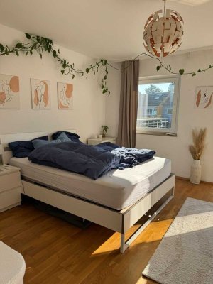 Exklusive 3-Zimmer-Doppelhaushälfte mit EBK in Frankfurt am Main Heddernheim