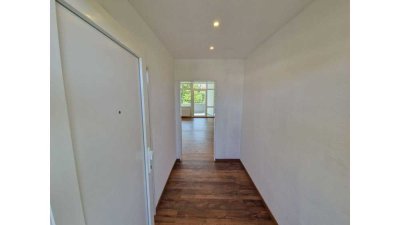 Einziehen oder vermieten - alles neu! Balkon, TG & top Infrastruktur - Sanierung bezahlt