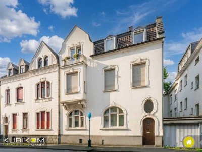 Dreifamilienhaus mit Altbaucharme. Hinterhof und Balkonen. 306m² in Solingen Mitte.