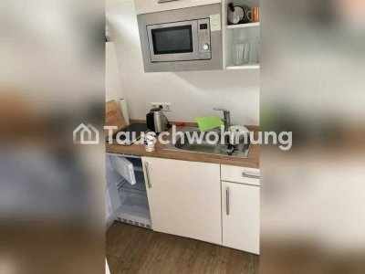 Tauschwohnung: 1,5-Zimmer-Dachgeschosswohnung mit Aufzug - 2-3 Zimmer gegan